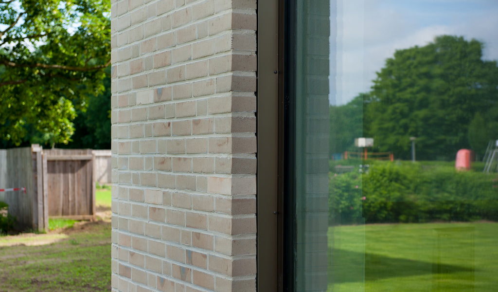 1604ekws | Waterstruck | DF Cream Brick (with carbon spots)